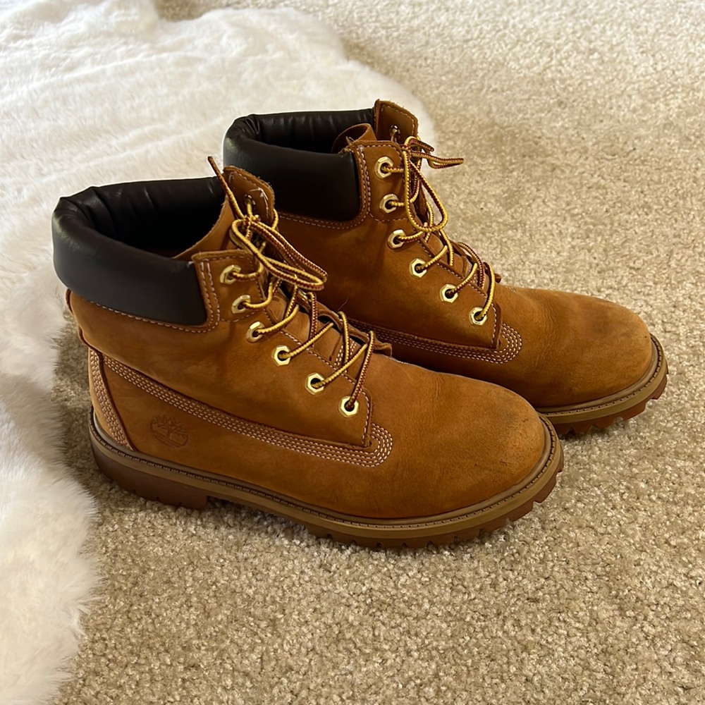Timberland Premium 6-inch Waterproof Boots Size 6.5